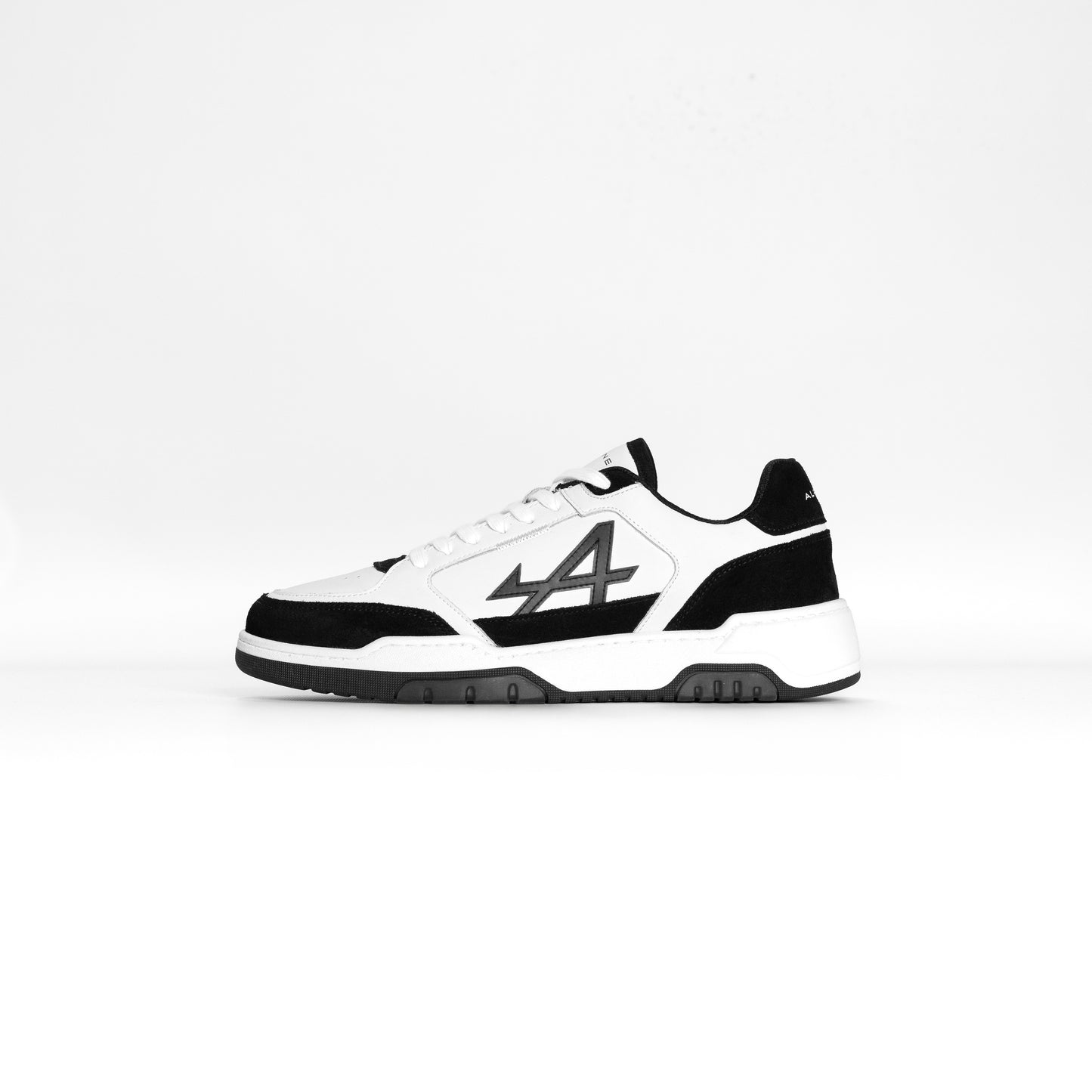 SNEAKER SUPER LEGGERA NERA — ALPINE X SAVOIR-FAIRE